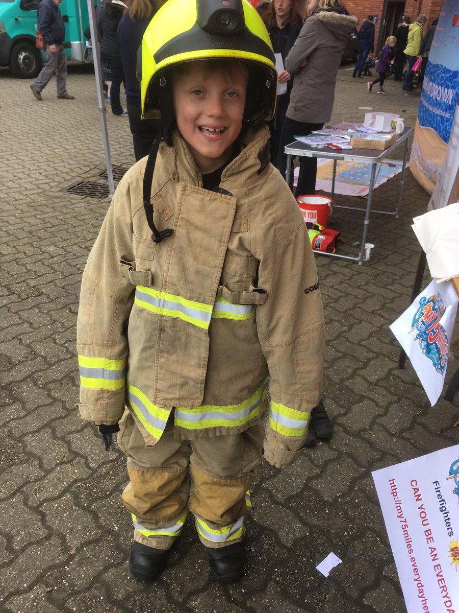 Great to work with <a href="/wealdendistrict/">Wealden District Council</a> and friends again and well done to our enthusiastic crew members from Red and Retained watches for another awesome open day! #thisisuckfield #opendaylegends #rescueacatfromatree #roadsafety #firehouse #firesafety #watersafety #firefighters