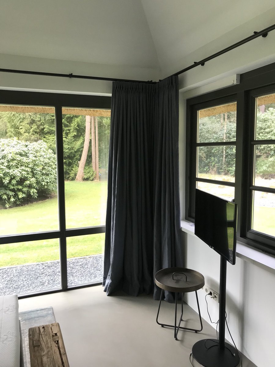 Marcusinterieur's tweet photo. Gordijnen en roedes geplaatst bij binnenkort te boeken Bed&amp;Breakfast @cronebos , erg mooi geworden! https://t.co/BJxzgxyzxj