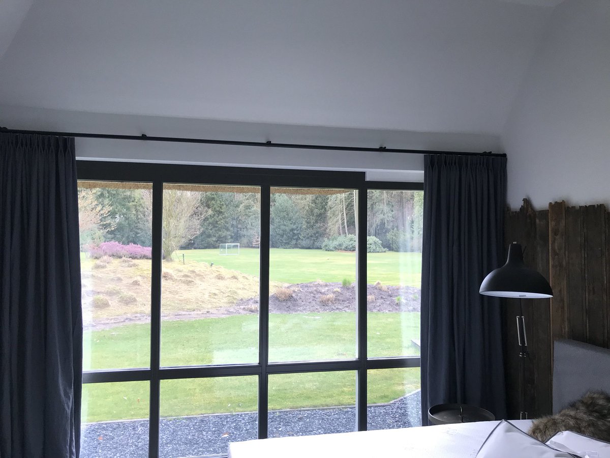 Gordijnen en roedes geplaatst bij binnenkort te boeken Bed&amp;Breakfast @cronebos , erg mooi geworden!