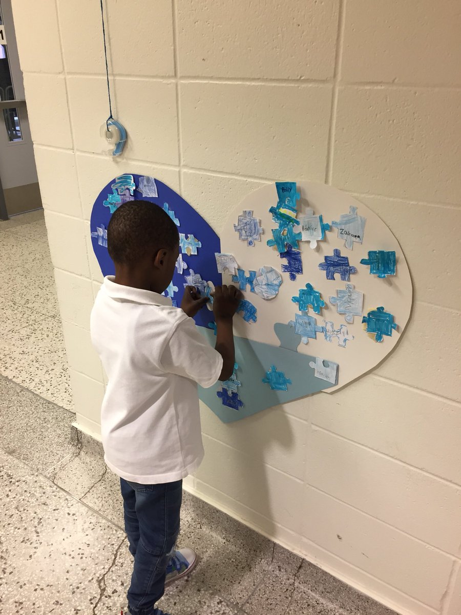 P4nnabel's tweet photo. Comme les pièces d’un casse-tête nous sommes tous différents, mais avons tous nos forces et méritons tous d'être aimé! 💙#SensibilisationAutisme @ecolecatholique  @sfacecce @cloutjul https://t.co/1Y4NUqK3e9