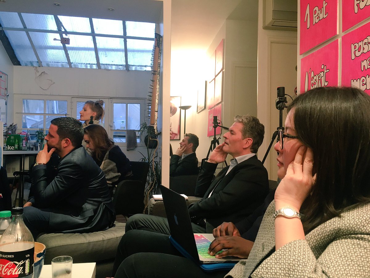 FloraClodic's tweet photo. Après @FestivalEKlore (bravo aux équipes !!), me voilà à un #Aperoffy spécial @SocialGoodAccel ! @JeanneBretecher aux manettes pour raconter la genèse et les chantiers 2018 du #SOGA Go, go, go ! 🚀 https://t.co/EY50QsUslR