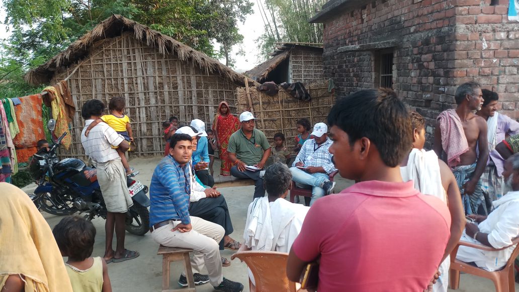 CleanAraria's tweet photo. Guest SwachhaGrahis from MP started activities at ground for #CleanAraria #MyCleanIndia @swachhbharat @LSBA_Bihar #MyCleanIndia #OpenDefecationFree #ChaloChamparan #SatyagrahaSeSwachhagraha #ZSBP https://t.co/tWwWHbKdiu