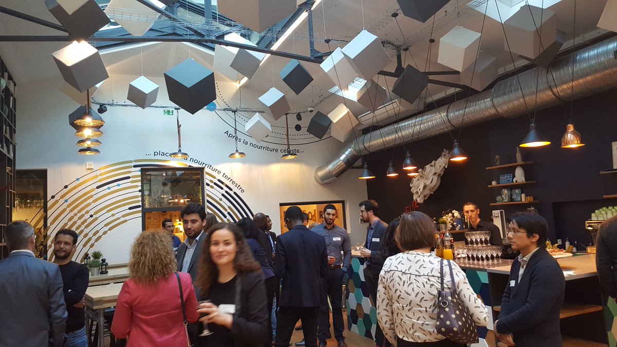 #IA + #MachineLearning : la transformation de la #data doit être pensée par l'#architecte fonctionnel et c'est notre métier #datamanagement #datalovers by <a href="/capgeminifrance/">Capgeminifrance</a> #archicap