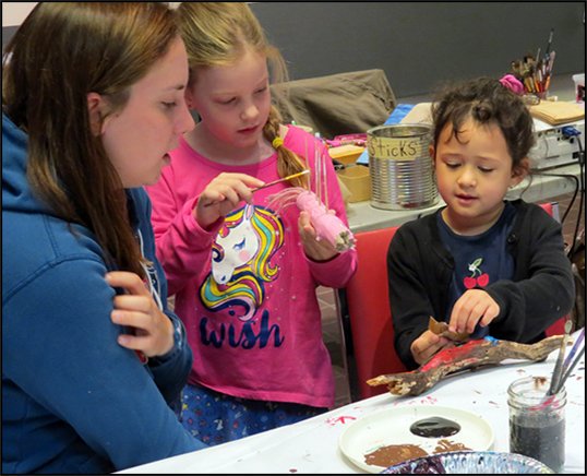 THEAG33's tweet photo. @THEAG33 we have openings in this #youthartclass age 7-8 Saturdays, April 7-May 12, 3-4:30 pm an introductory #art class motivated by the growing season. Create a fun frame for your favourite #drawing. 7 classes at $98 - Art Gallery Members $88. Call 577 6427 to register #tbay https://t.co/10ahLHtjzC