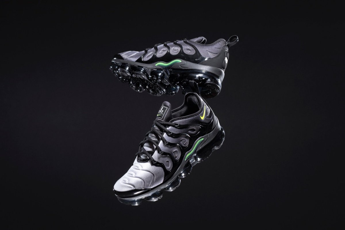 black volt white vapormax plus