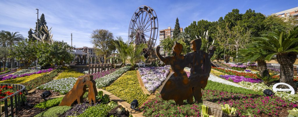 AytoMurcia's tweet photo. Recuerda que puedes seguir visitando nuestros #JardinesDePrimavera ¡Haz la ruta completa para verlos todos!🍃🌻🌺 #FiestasDePrimavera2018 #BandoDeLaHuerta2018 #LaPrimaveraEmpiezaEnMurcia https://t.co/WqYLXOxPDF
