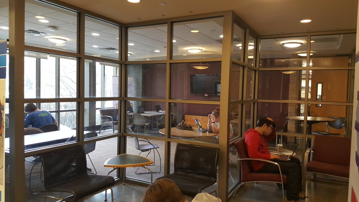 Check out the newly updated study space in KL 106, brought to you by the 2018 UD @uifellows!