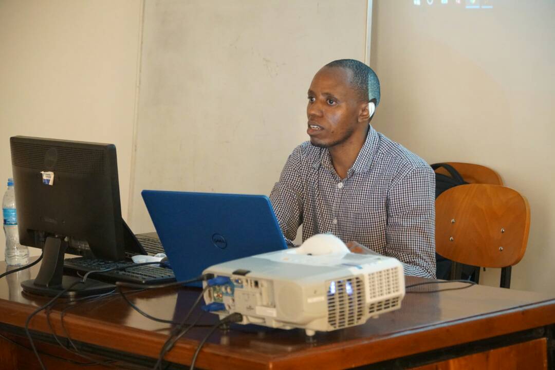 pythontz's tweet photo. Day 0 of #PytzMLS2018
Covering basics of #Python for machine learning and Data Science https://t.co/pipclBKmys