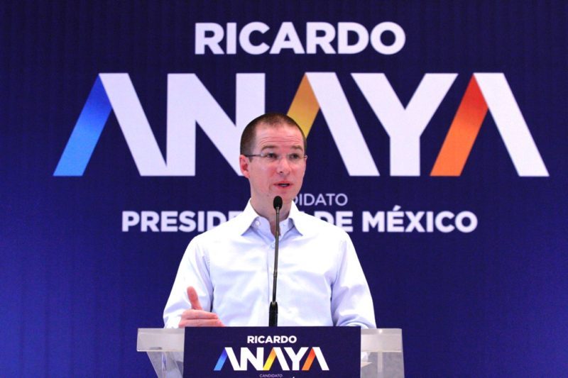 GroPublica's tweet photo. #Candidatos   
🤦‍♀🤦‍♀ @lopezobrador_ como "la chimoltrufia" en el tema del Nuevo Aeropuerto: @RicardoAnayaC 
📰 Lee acá: https://t.co/ZtkJCgZT4F https://t.co/wXKhiy2SGV