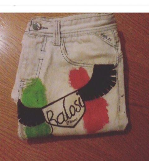 Samkelo09367568's tweet photo. I CUSTOMISE DENIMS🌈FOR THAT UNIQUE LOOK❄❄⚡⚡DM AND RETWEET FOR AWARENESS 🙏 https://t.co/tnNy4k2Dt9