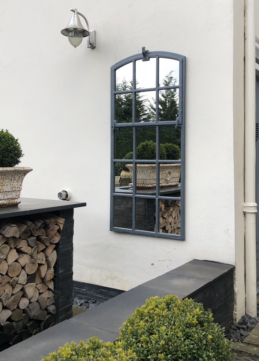 infoaldgatehome's tweet photo. Garden detail reflection in this architectural mirror painted in “Down Pipe” from the @FarrowandBall collection...
#aldgatehome #farrowandball #gardenmirror #windowmirrors https://t.co/k48DXVAAjK