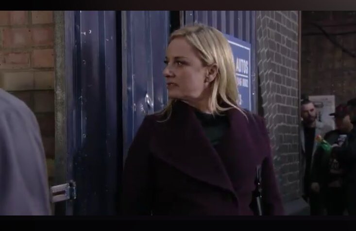 <a href="/bbceastenders/">BBC EastEnders</a> <a href="/BBCOne/">BBC One</a> TONIGHT: Photo bombing 👍🏻
Don't miss me #EastEnders​ tonight on <a href="/BBCOne/">BBC One</a>​. 📲🖥t