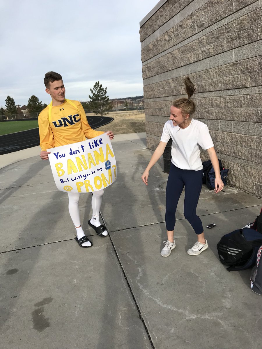 iankoontz's tweet photo. #chappromposal 🍌🍌 https://t.co/1BJY79uh54