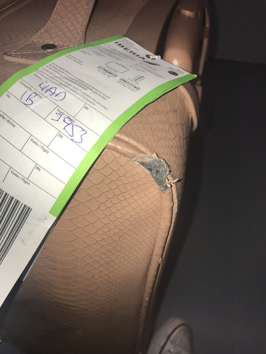 sinituini's tweet photo. @iberiaexpress Mi vuelo de ayer Sevilla-Madrid. Mi maleta estaba intacta. ¿Me podríais dar una explicación, por favor? Gracias. https://t.co/hHgui3SAgs