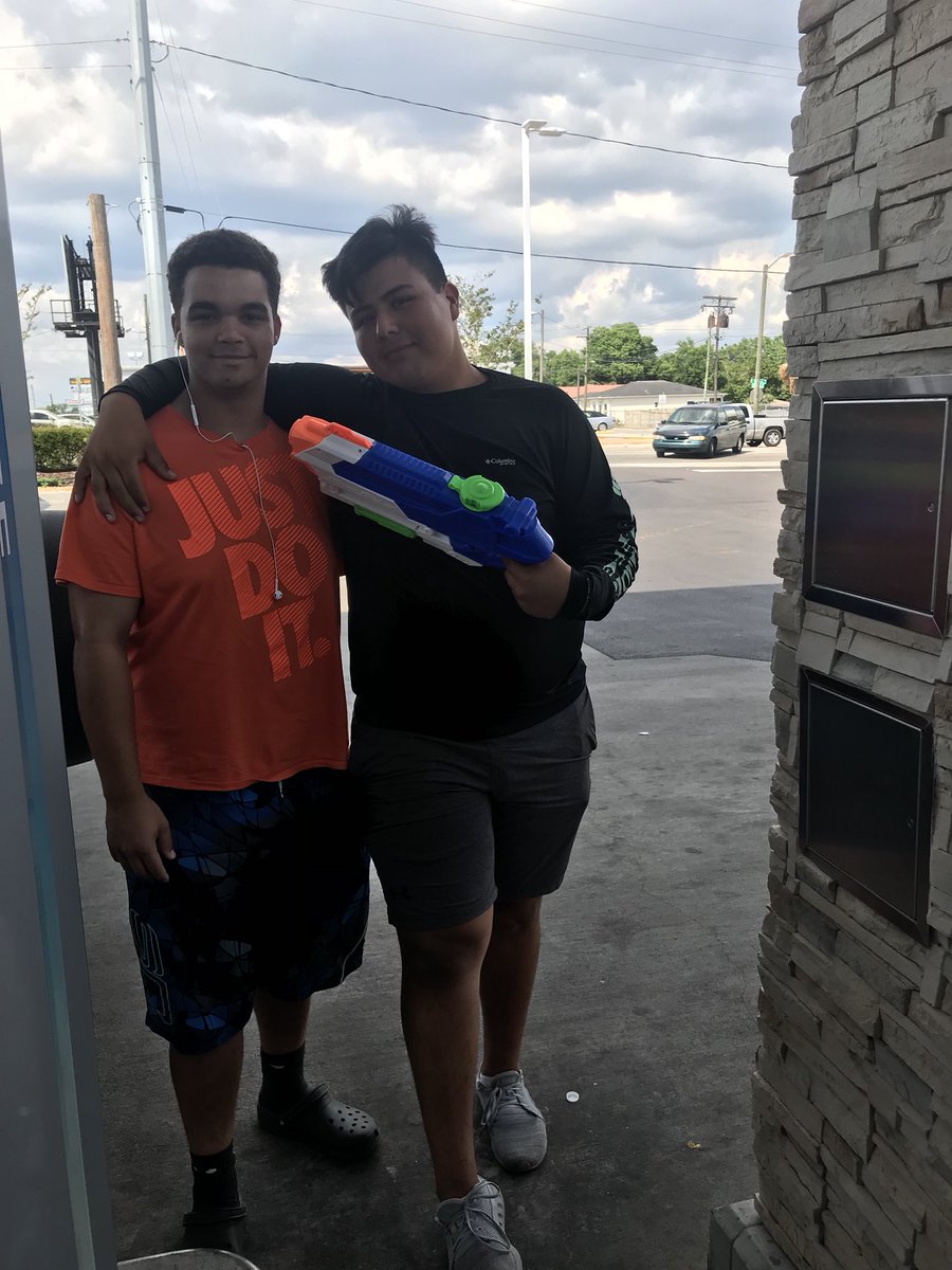 Sauly_inc's tweet photo. @Wars2018 💦🔫 https://t.co/sfoneB5x1H