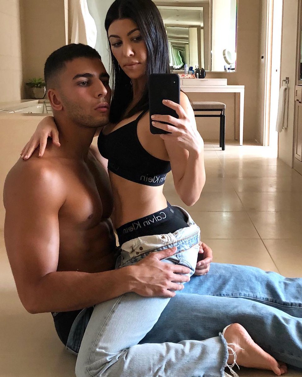 Kourtney Kardashian posó en interior con novio 15 años menor que ella Este es primer noviazgo de Kourtney tras | Venezuela | Scoopnest