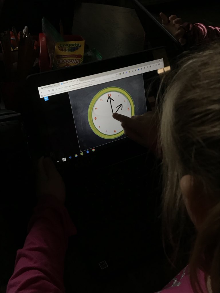 MissClark113's tweet photo. Using @nearpod to learn how to tell time to the hour! We love looking at our classmates responses anonymously and clarifying misconceptions for our peers! #sd113a #OWbears https://t.co/dkPjlcgs31