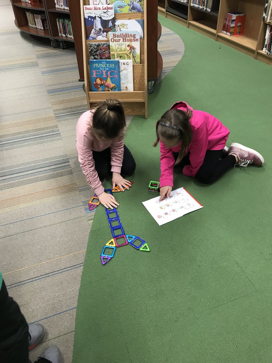 CourtneyLHarvey's tweet photo. Creating with 3D shapes! #WSD101 #foresthills101 @esmithd101 @FHTechTeacher https://t.co/PXIp5yJJIN