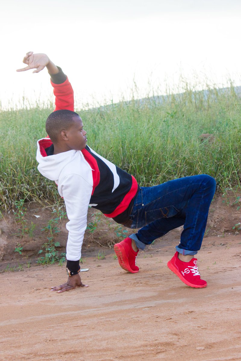 makhasanaire23's tweet image. How dark skin niggas duck when they hit em #matrixfans 
#matrix