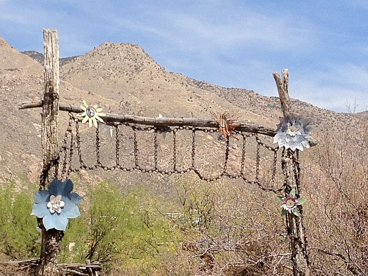 stradartz's tweet image. Affirmations for healing: I love and forgive myself; this makes me a light to others.