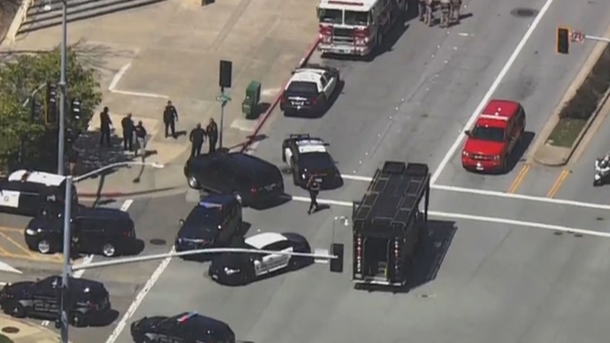 WATCH LIVE: Reports of active shooter at YouTube headquarters in California bit.ly/2GvpX8X?utm_so… https://t.co/FB6D9Gelf0