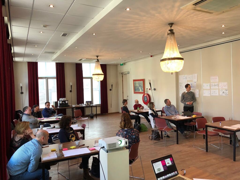 Student aan het woord! #herontwerp #propedeuse International Marketing &amp; Management van <a href="/fontys/">Fontys</a> Economische Hogeschool <a href="/Tilburg/">Tilburg X</a> <a href="/FontysED/">Fontys Edu Designers</a> <a href="/martinemingaars/">Martine Mingaars</a> <a href="/roelverberk/">Roel Verberk</a>