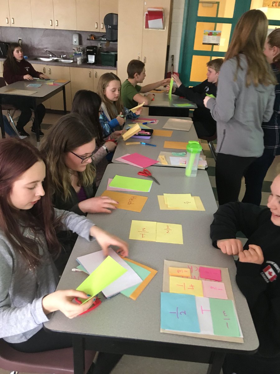 WoodvilleES's tweet image. @Houghs_Class @CoralMc some great learning about fractions #coteaching #wolvesmath #toolsandrepresentations #tldsblearns