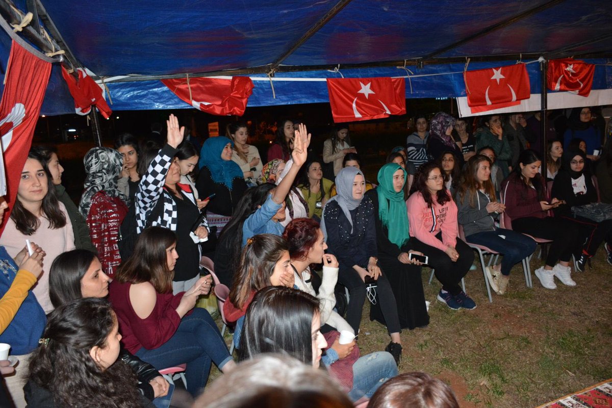 #HasbihalÇadırı mızda Akdeniz Üniversitesi rektörü <a href="/profmustafaunal/">Prof Dr MUSTAFA ÜNAL</a> Elmalılı Hamdi Yazır Yurdu öğrencilerimizle buluştu 😊 Öğrencilerimizin ilgisi oldukça yoğundu 😎👍🏼

<a href="/OA_Bak/">Dr. Osman Aşkın Bak</a> 
@SinanAksuKYK 
<a href="/HasanDavulcu/">Hasan DAVULCU</a> 
<a href="/turgutersan/">Turgut ERŞAN🇹🇷</a>