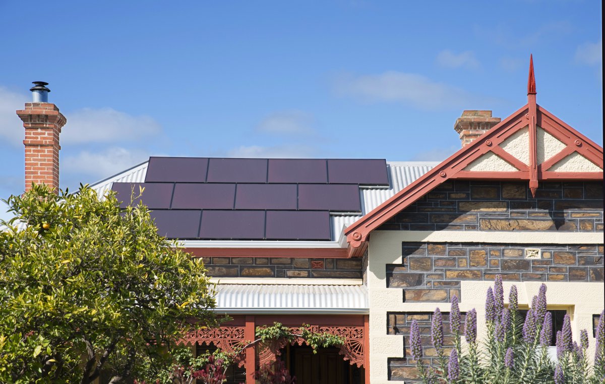 CodeGreen_Solar's tweet image. Many people believe that solar energy is unaffordable for the average homeowner. In reality, solar energy is now cheaper than nuclear and coal based energy. hubs.ly/H0bnKQG0