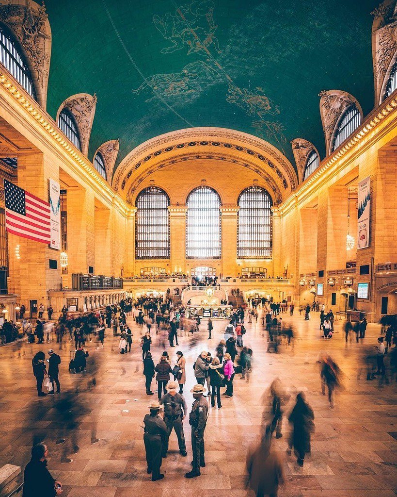 RT <a href="/nycfeelings/">NewYorkCityFeelings</a> Grand Central Terminal always busy. Photo by:  Yanan Aurora #NewYorkCity #NYC #TuesdayMotivation #seeyourcity