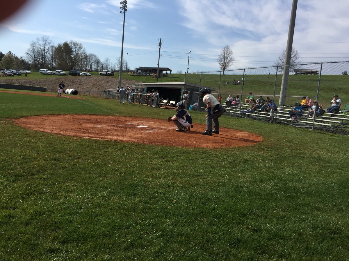 MatthewLane1991's tweet photo. @AtownBSBL JV. Great day for baseball. https://t.co/wlncGmPj6f
