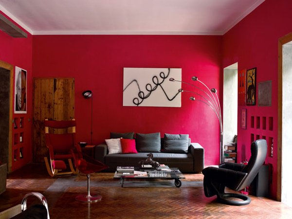 #Red is such an awesome color for a #livingroom! Adding other #colors really impacts the whole look of the space! bit.ly/2uGnPph