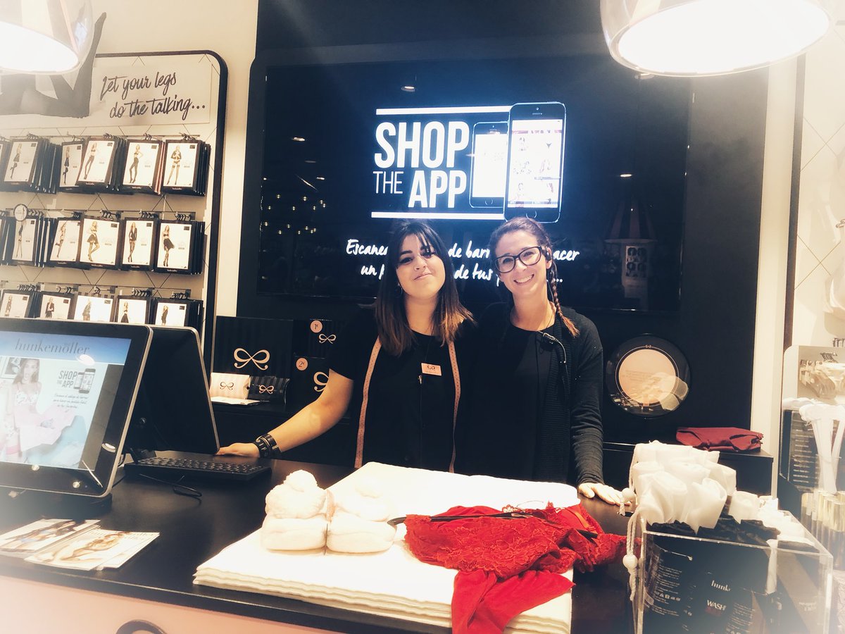 Ofreciendo el mejor Kiss and Come Back con las nuevas sheros del Norte #GreatPlaceToWork #hunkemöller #hkmacademy #hkmloveshershero <a href="/cantor_monica/">Mónica Cantor</a> <a href="/MissLumpen/">Pepa Lumpen</a> <a href="/TRamosDesi/">Desiree Trascastro R</a>