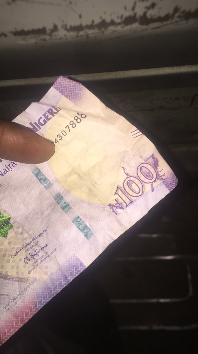 hideeholic's tweet image. For the first time this year. iTouched a neat #100note 🕺🏽

Funny thing is na conductor gimme 😁