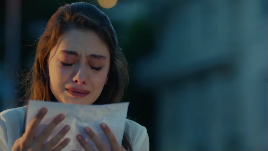 FandomTurco's tweet photo. Nihan 😭😭😭😭😭😭😭  #KaraSevdaAdiósHéroe @neslihanatagul @burakozcivit https://t.co/bvav9iLE99