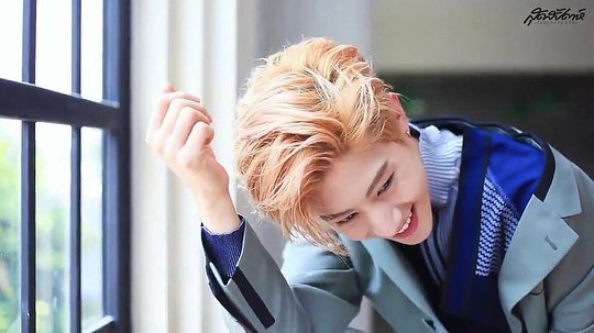 Atinyhoneyjar's tweet photo. One of the most beautiful smiles I've ever seen!!♡♡♡ @mtuan93
#mtuan #marktuan https://t.co/utZKUFrlhB
