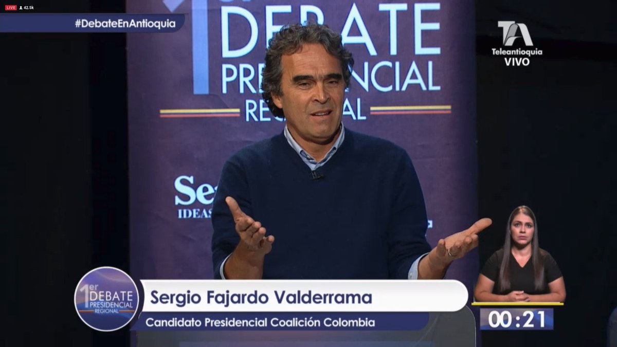 sergio_fajardo's tweet photo. No se dejen engañar, la corrupción entra al poder en las campañas electorales. #DebateEnAntioquia #ElEquipo #FajardoPresidente https://t.co/jUogZTVKWY