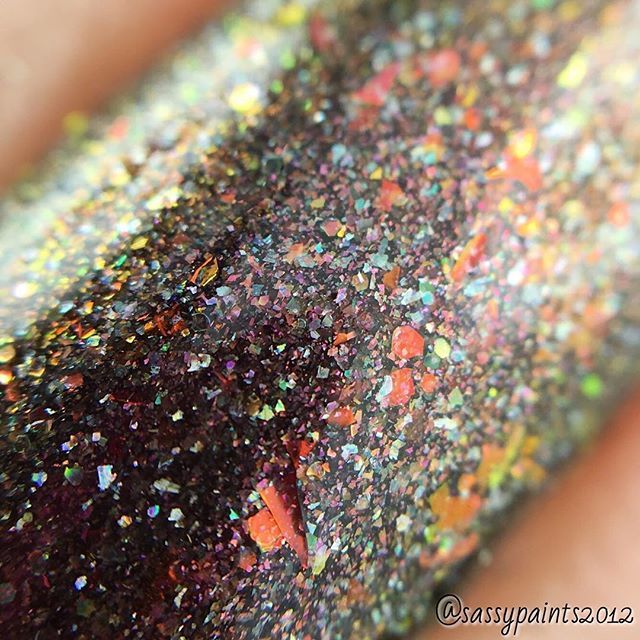 VaVaVieve13's tweet photo. #Macro of #PolishM "No One Home" for April’s @polishpickup. Please see my previous post for more info. 
#PRSample
#SassyPaintsPolishM  #indiemacro #macromanis #macronails #macroallthethings #alltheindies #fortheloveofindies #indielove  #indieswatch #ilov… https://t.co/grN8DaFxHn https://t.co/9YpU7ER6Mn