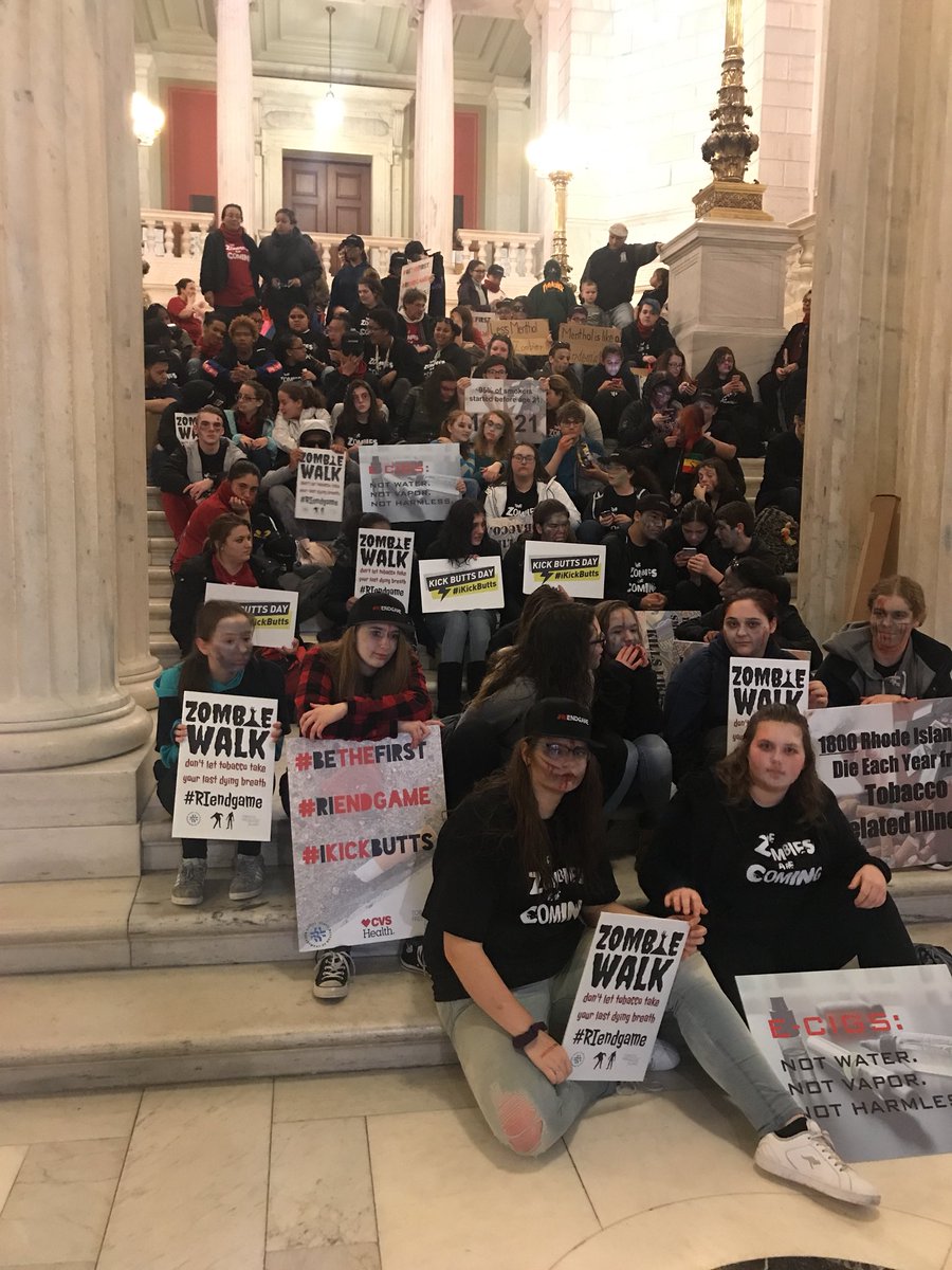 ACSCANRI's tweet photo. Inspirational to see all of these students hike a mile in the rain in hopes of seeing the first tobacco free generation #BeTheFirst #RIEndGame https://t.co/dbccMQiys1