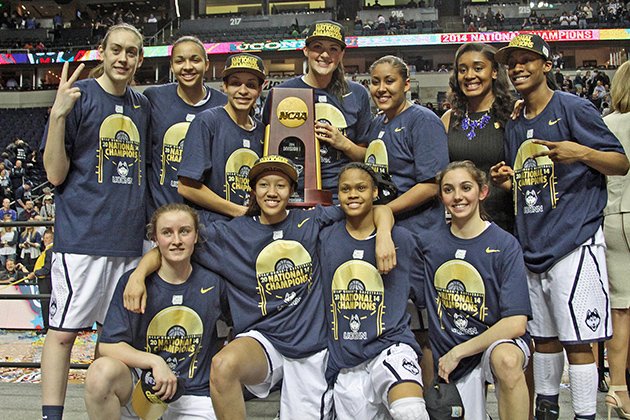 CatholicHoops's tweet photo. 2018 marked the first time that #Catholic schools won the mens and womens NCAA National Basketball Championships in the same year. History made by @ndwbb and @NovaMBB #CatholicHoops #MarchMadness https://t.co/zBug9cXjeY