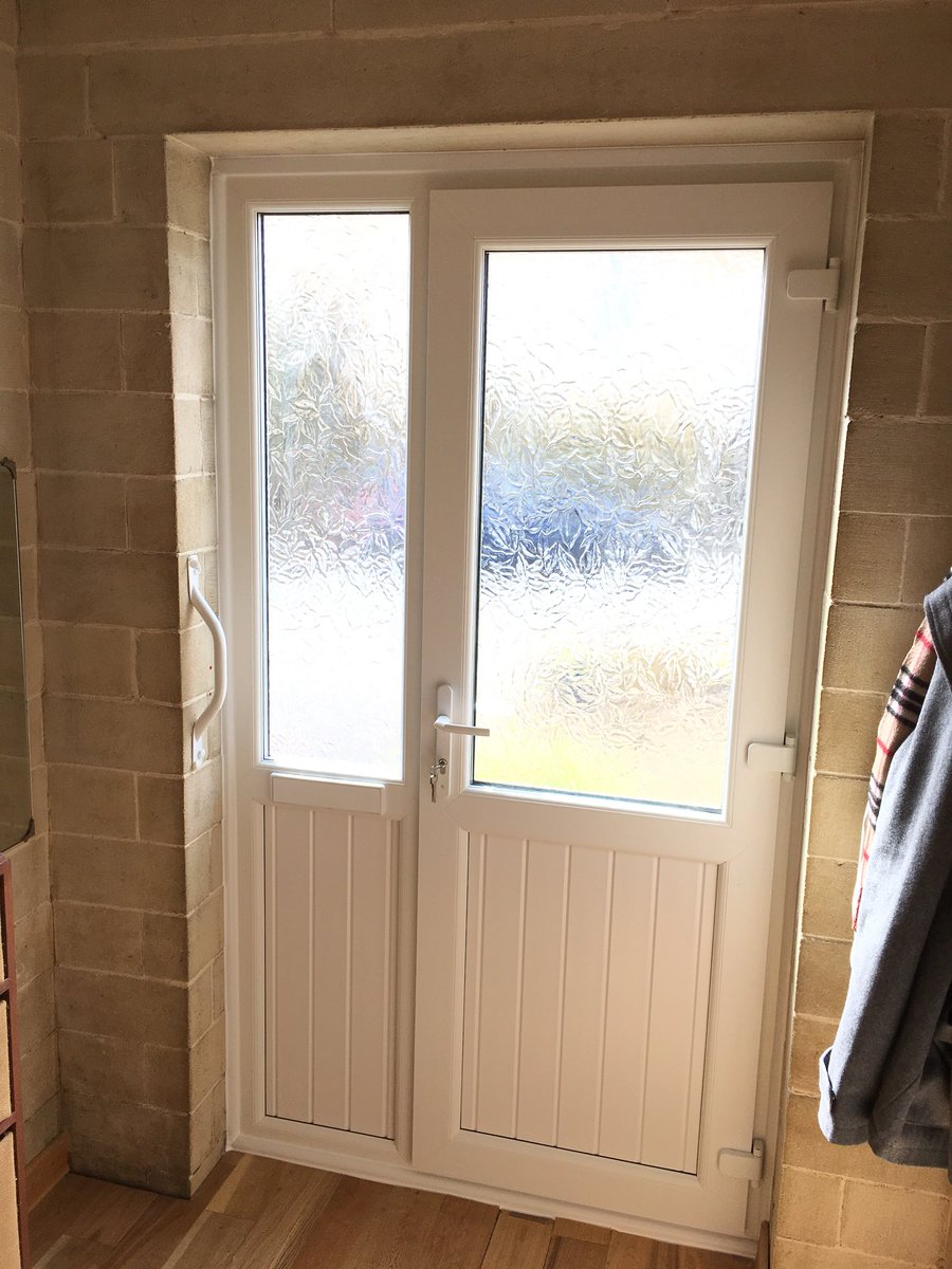 MJRGlazing's tweet photo. White PVCu Door &amp; Side Panel
Fitted by MJR Glazing contact us for more details #Pvcudoors https://t.co/Urdz9pbYS7