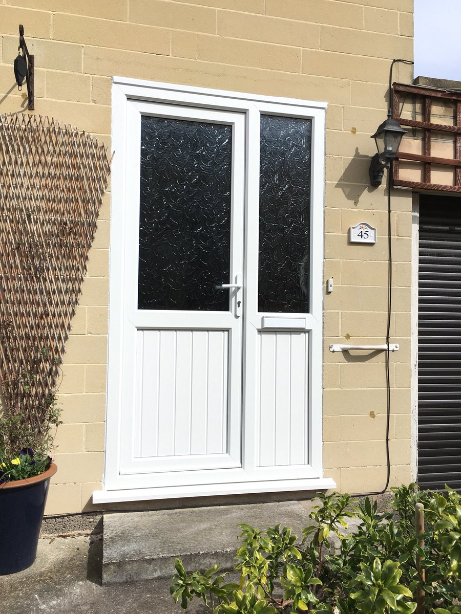 MJRGlazing's tweet photo. White PVCu Door &amp; Side Panel
Fitted by MJR Glazing contact us for more details #Pvcudoors https://t.co/Urdz9pbYS7