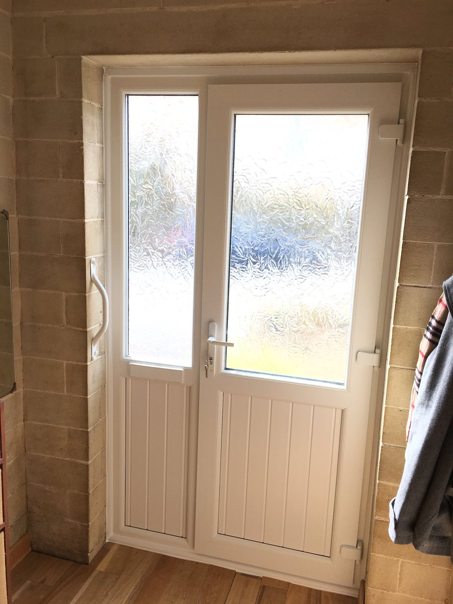 MJRGlazing's tweet photo. White PVCu Door &amp; Side Panel
Fitted by MJR Glazing contact us for more details #Pvcudoors https://t.co/Urdz9pbYS7