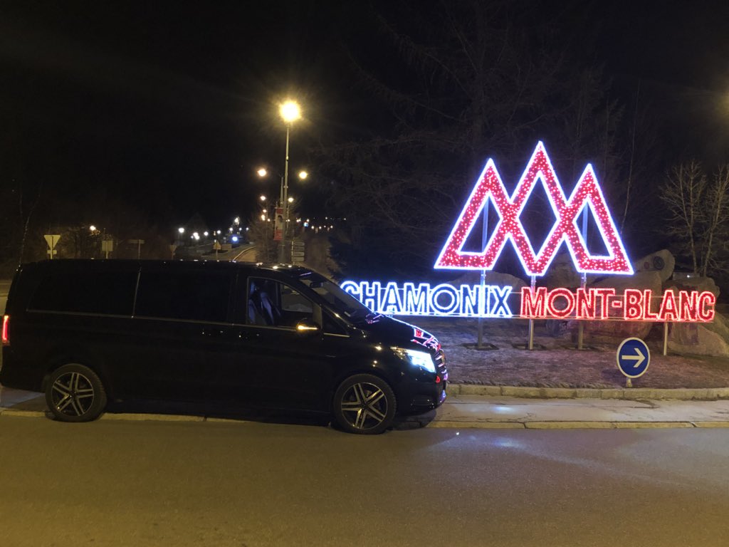 WhiteLineTrans1's tweet image. WhiteLineTransfers when luxury meets quality, 9 km from Geneva Airport. Wherever you are you can call upon our services. We are able to satisfy your every need, at attractive prices 24H / 7j. whiteline-transfers.com