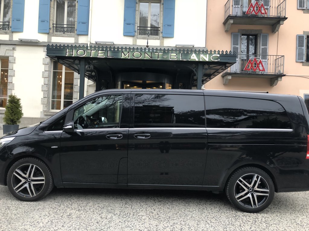WhiteLineTrans1's tweet image. WhiteLineTransfers when luxury meets quality, 9 km from Geneva Airport. Wherever you are you can call upon our services. We are able to satisfy your every need, at attractive prices 24H / 7j. whiteline-transfers.com