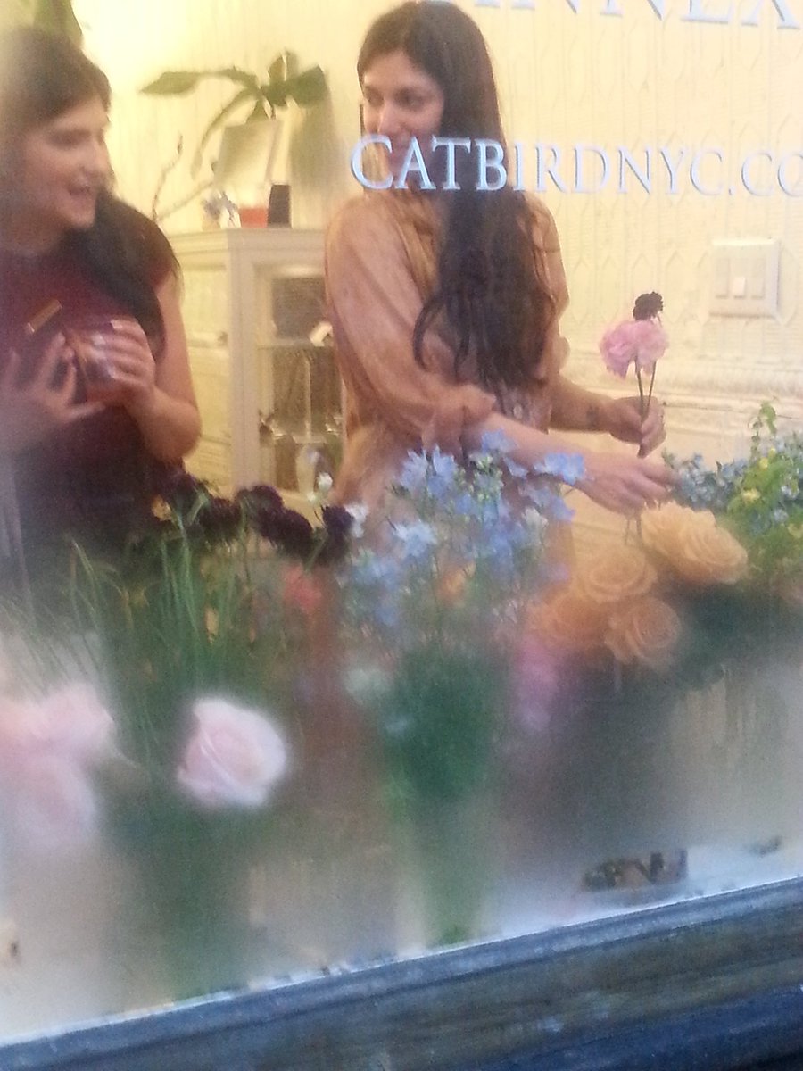 StyleInNYC's tweet photo. Great flower arrangements @aurorabotanica @catbirdnyc https://t.co/WawgIG2jhv