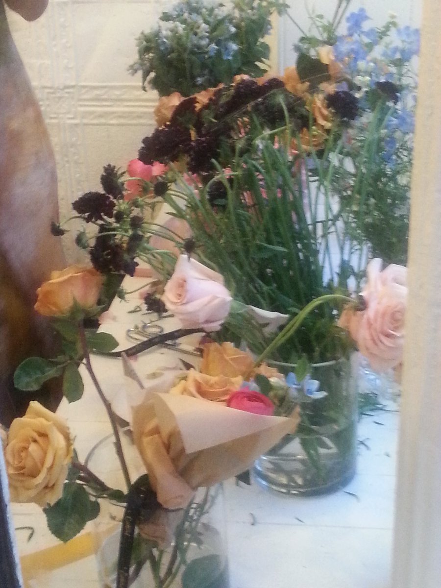 StyleInNYC's tweet photo. Great flower arrangements @aurorabotanica @catbirdnyc https://t.co/WawgIG2jhv