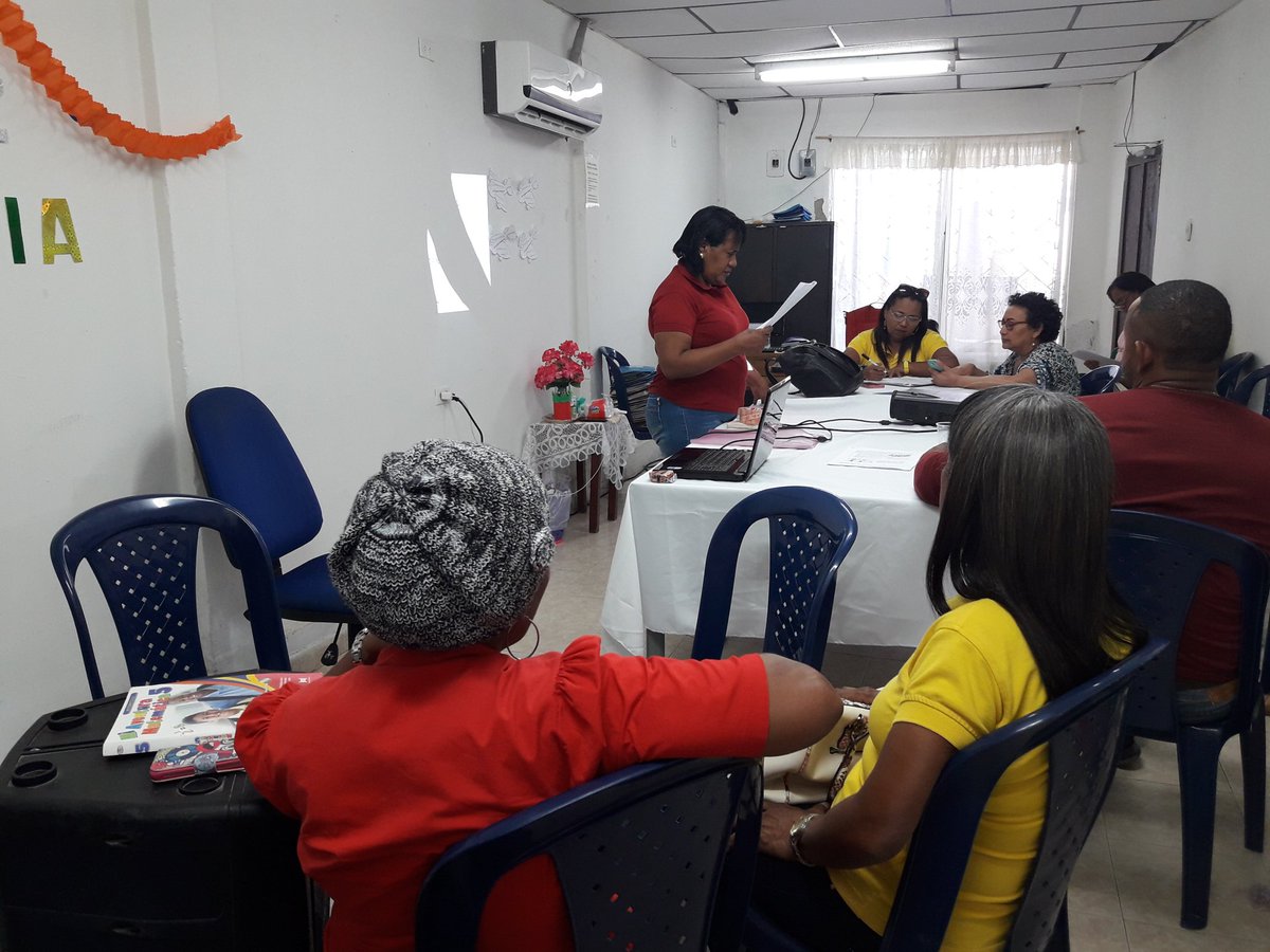 JillEscandon's tweet photo. Llegando al destino final #Aterrizaje ✈️🎉🤗 #StsDeLenguaje - Socialiazación bitácoras de vuelo 📚 @DIANAECHAVARRIA @EvelynAriza2 @sedcartagena @TPTACartagena @Mineducacion @PTA_Colombia @lpuellol https://t.co/cS5tP4Ei1o