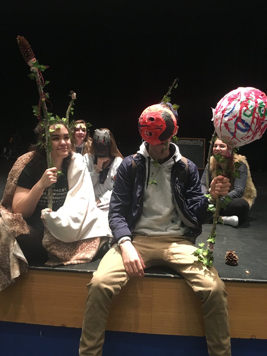 ihartlatin's tweet photo. Dionysus, Agave, and Pentheus’ severed head. #greektragedy #Bacchus #maenads #thyrsus #twosuns #bulls #seniors optime et perfectum, Period 4! https://t.co/u23E7plkWH