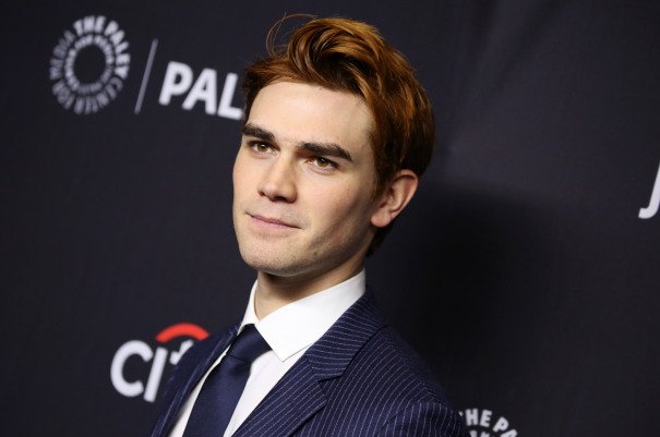 ‘Riverdale’s K.J. Apa Set For ‘The Hate U Give’ As Fox 2000 Reshoots Kian Lawley Scenes deadline.com/2018/04/kj-apa…